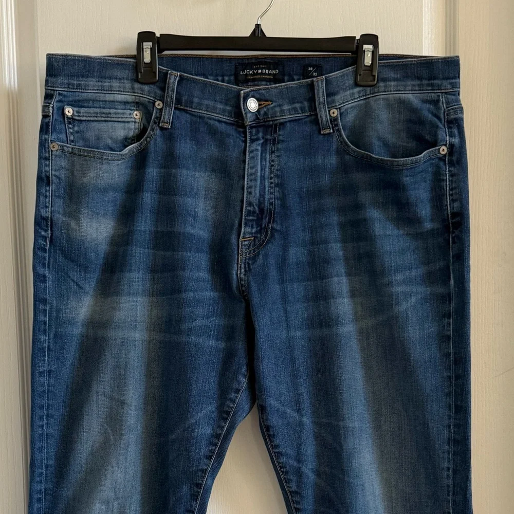 Lucky Brand Men’s Athletic Slim Straight Leg Jeans Size 38W x 32L Relaxed Fit